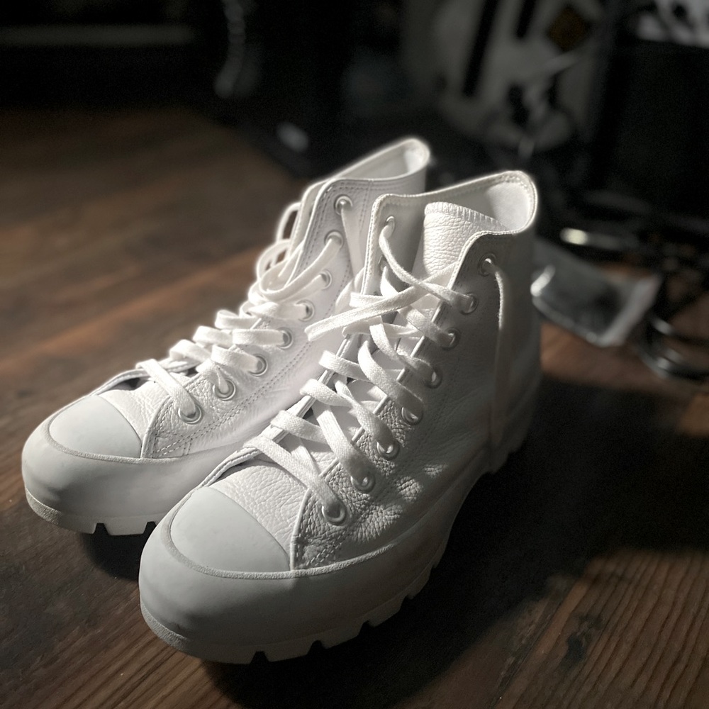 White Converse High-Top Women’s Sneakers - Clean Athletic Style